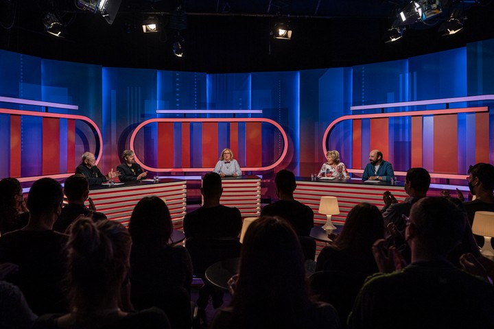 Elena Vacvalová, Oľga Feldeková, Milan Kňažko, Tomáš Hudák a Samo Trnka v relácii Sedem